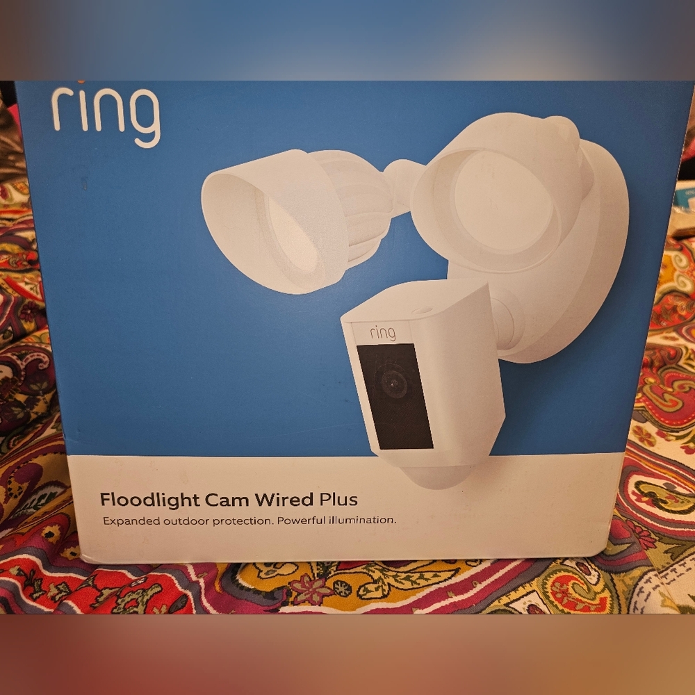 NIB Ring Floodlight Cam Wired Plus